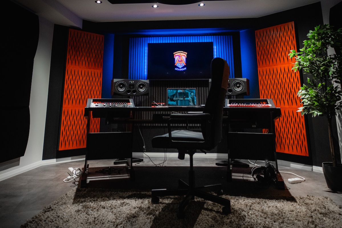 Tomorrowland DJ & Producing Academy on line